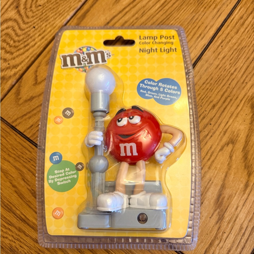 M&M'S Colorful Lamp Post Night Light